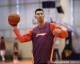宏远训练场风云：阿联霸气回归，布泽尔“怪异投篮”成焦点，周鹏老而弥坚