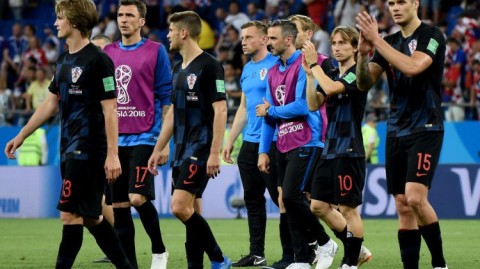 🇭🇷炼狱百日：巴西补时连捅三刀暴击克罗地亚，40岁魔笛落寞凝视全场