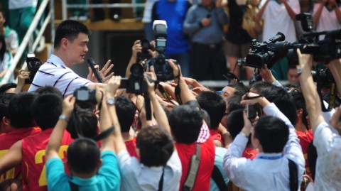 从球星到伯乐：姚明卸任篮协主席后的这一年，他为何更忙了？