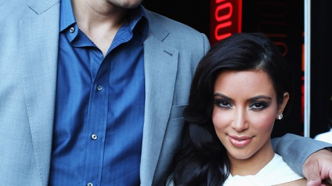 二十年克拉钻戒见证真情假意：回顾金卡戴珊与亨弗里斯那段轰动全球的七十二天婚姻