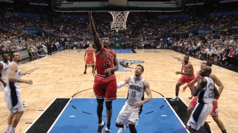 那年罗斯风城玫瑰绽放 魔术缺魔兽公牛险胜却藏着更大的问题