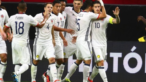 2-1！十人哥伦比亚遭日本逆转，亚洲首胜南美