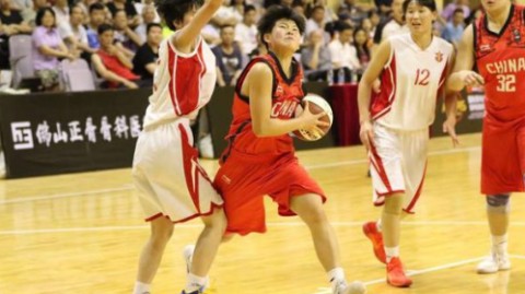 篮球比分差怎么预测！残阵对决+季后赛首秀，谁能抢占先机？——马刺VS开拓者G1前瞻