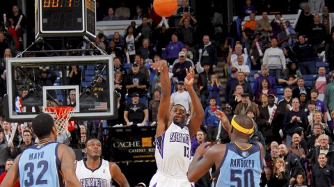 埃文斯神奇绝杀与威少暴力劈扣，NBA常规赛经典瞬间回顾